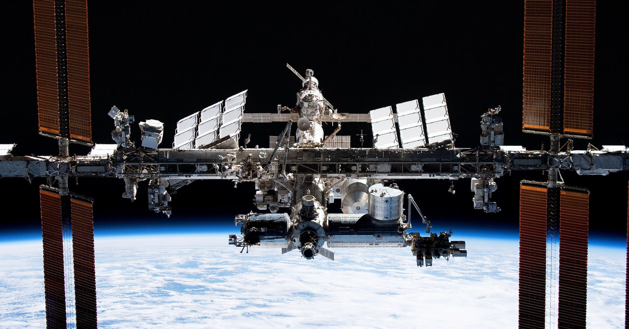 Iss Space Cancer Drugs Science Alamy 2h97gfk.jpg