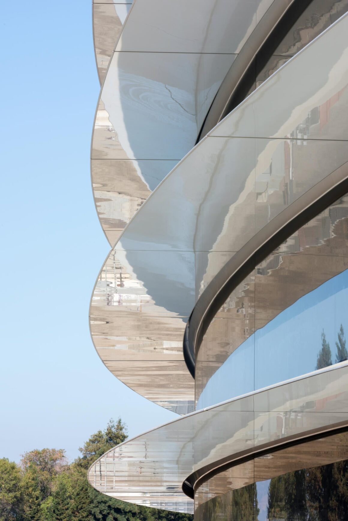 Apple Park Exterior 100709954 Large.jpg